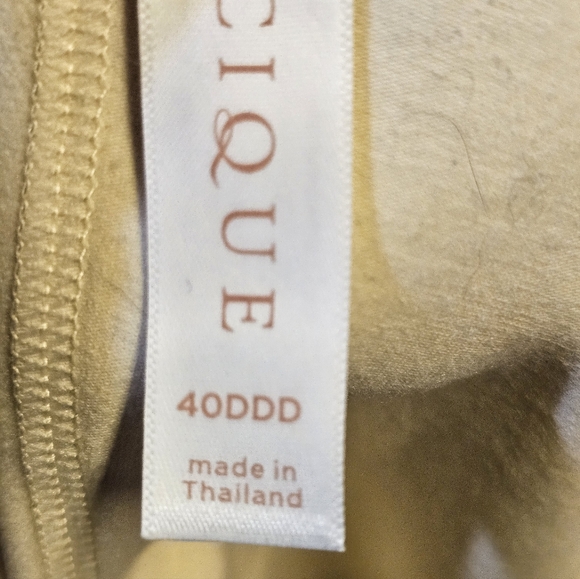 Cacique White Wireless Bra - Picture 2 of 6